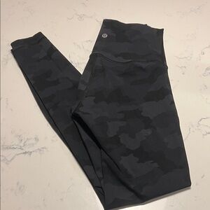 lululemon  Dark Camo leggings wunder under